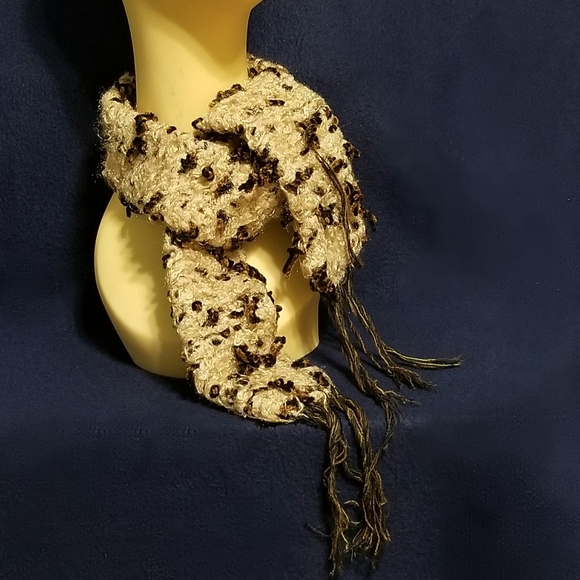 Textured Skinny Scarf With Fringe - Picture 4 of 7